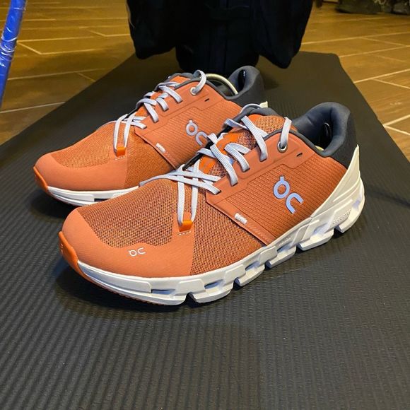 On Running Other - ON CLUD FLYER - Men’s Running Shoes - SIZE 10